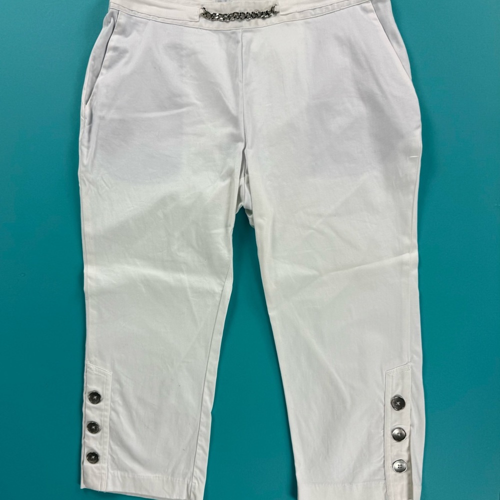 WD.NY Cropped Pants with Chain Accent White Size 6 EUC